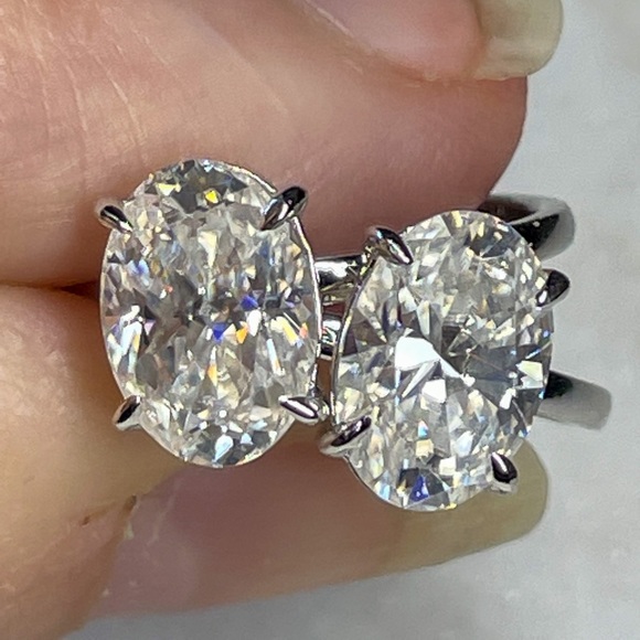 2.5ct Oval Crushed Ice Moissanite Ring - Picture 9 of 13